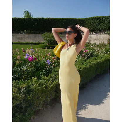 Robe Athina en tricot de coton sculptural & L'élégance asymétrique pour vos soirées chic