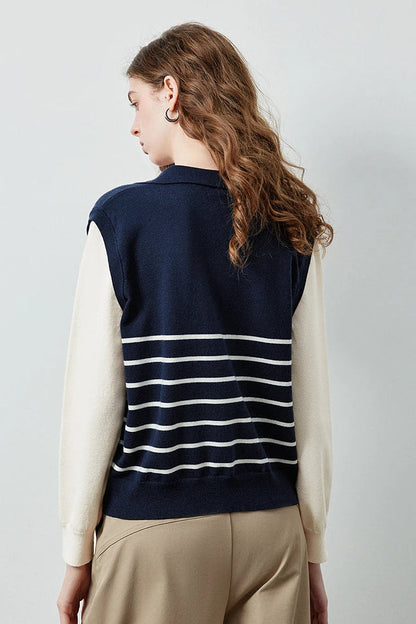Le Pull Tricoté Effet Deux Pièces à Rayures Graphiques