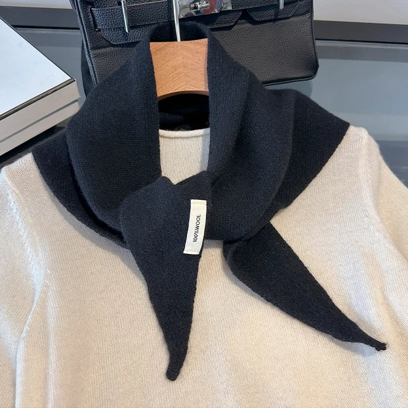 L'Écharpe Triangulaire Chic & Enveloppante | L'Essentiel d'Hiver
