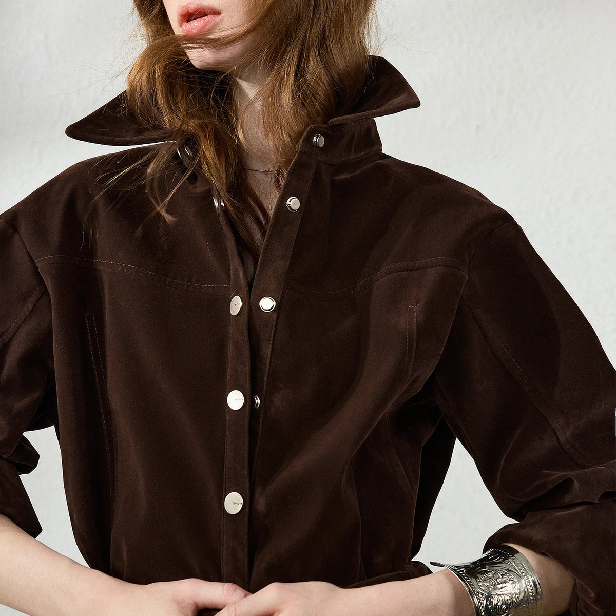 La Veste Rétro Safari Ceinturée en Daim Café Foncé