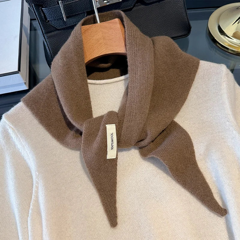 L'Écharpe Triangulaire Chic & Enveloppante | L'Essentiel d'Hiver