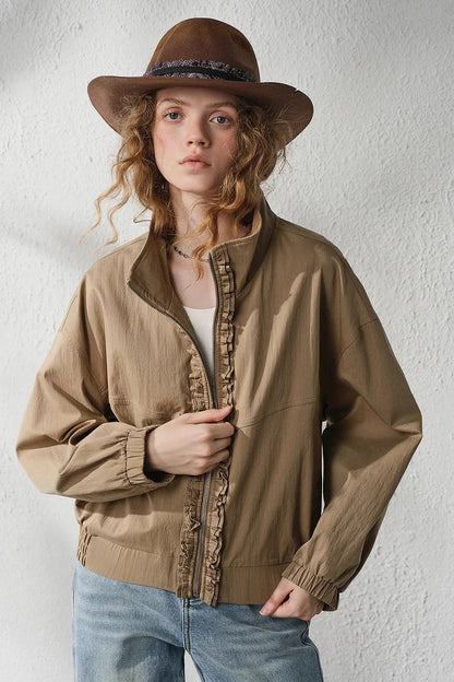La Veste Workwear Vintage Chic à Col Montant & Volants