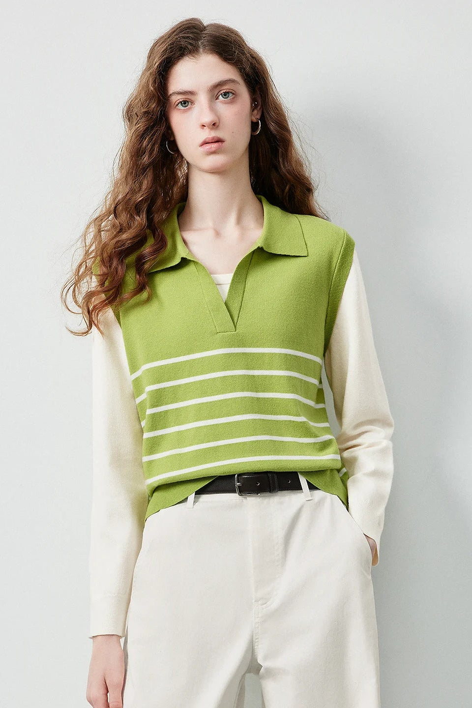 Le Pull Tricoté Effet Deux Pièces à Rayures Graphiques