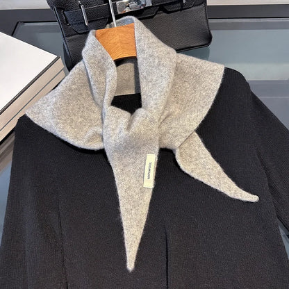 L'Écharpe Triangulaire Chic & Enveloppante | L'Essentiel d'Hiver