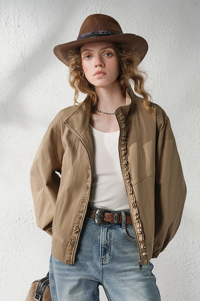 La Veste Workwear Vintage Chic à Col Montant & Volants